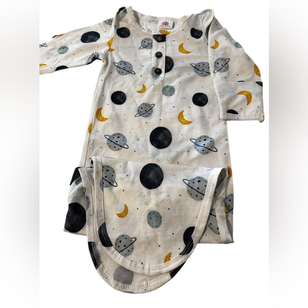 Abby & Evie Solar System‎ Bamboo/Spandex Baby Gown Size 0/3 mo Hand Covers